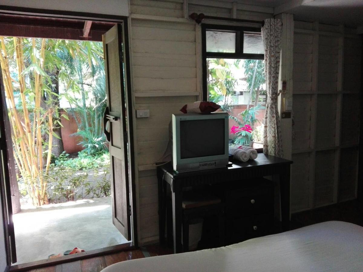 Smile House Guesthouse Chiang Mai Exterior photo